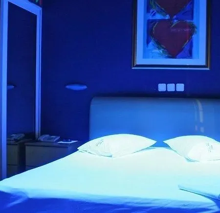 Lydia Hotel 2*