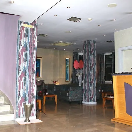 Lydia 2* Atene